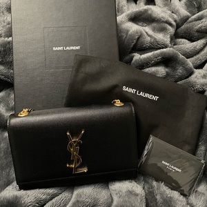 KATE SMALL CHAIN BAG IN GRAIN DE POUDRE LEATHER